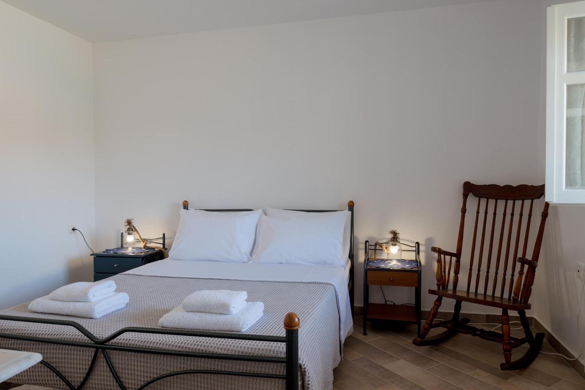 Valeli One Naousa (Paros)